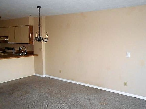 4th image of 3385 N Coastal Hwy #5