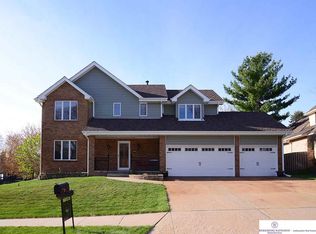 16555 Ontario Cir, Omaha, NE 68130