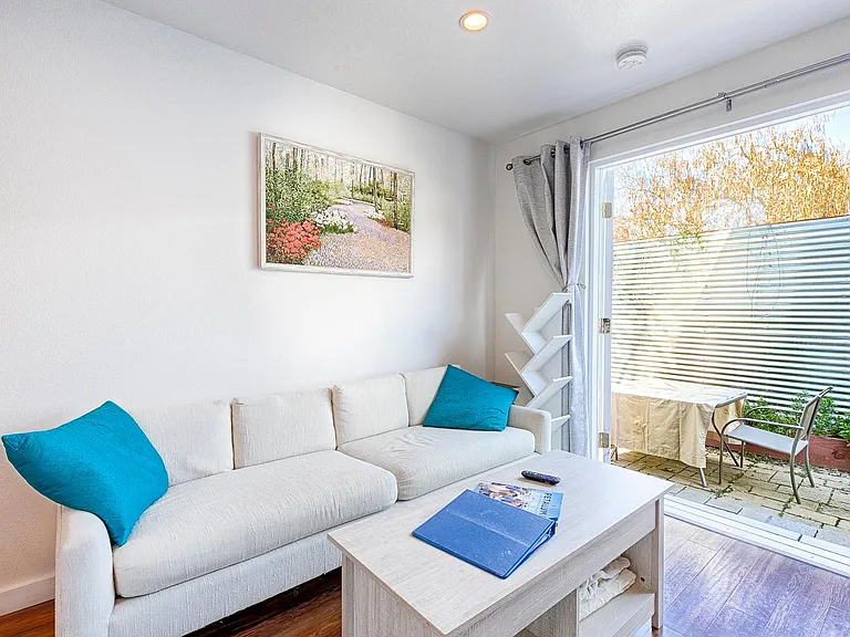 515 Mountain View Ave #D — Photo 14