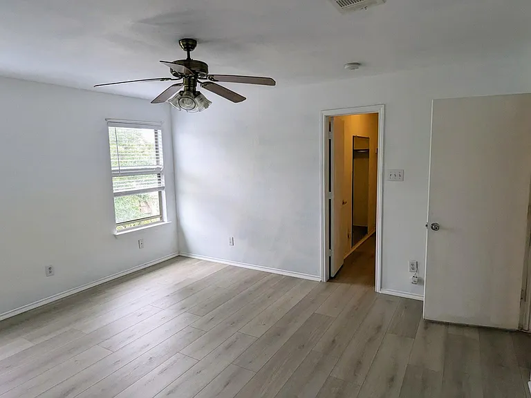 5501 Apple Orchard Ln — Photo 2