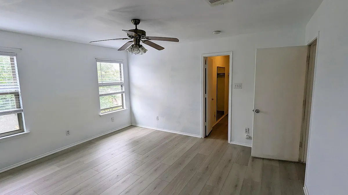 Building Photo - 5501 Apple Orchard Ln