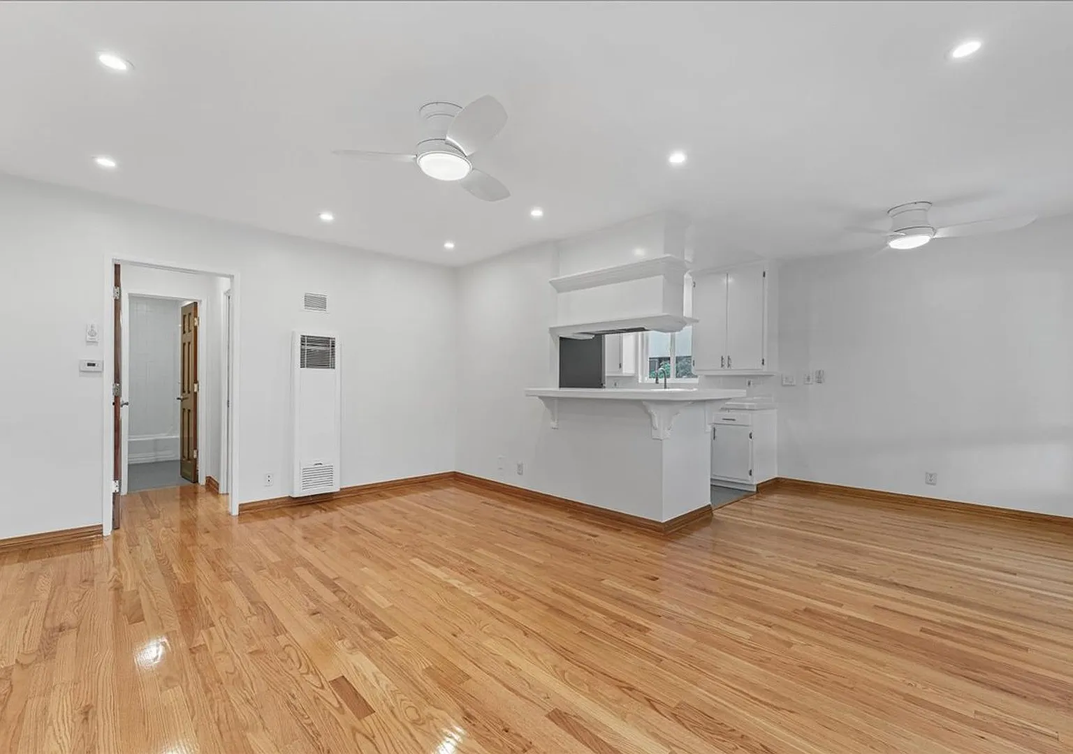 Beautiful Venice Apartment | Private Entrance & Patio | Minutes from Abbot Kinney! — Photo 2