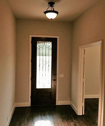 3rd image of 3613 Hyde Park Dr