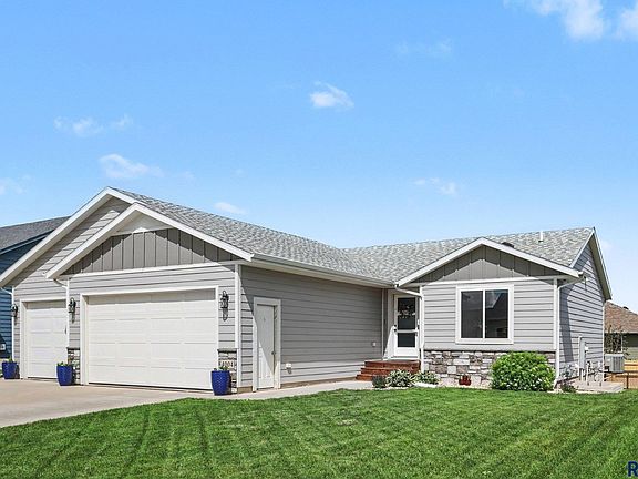 3rd image of 4004 S Infield Ave