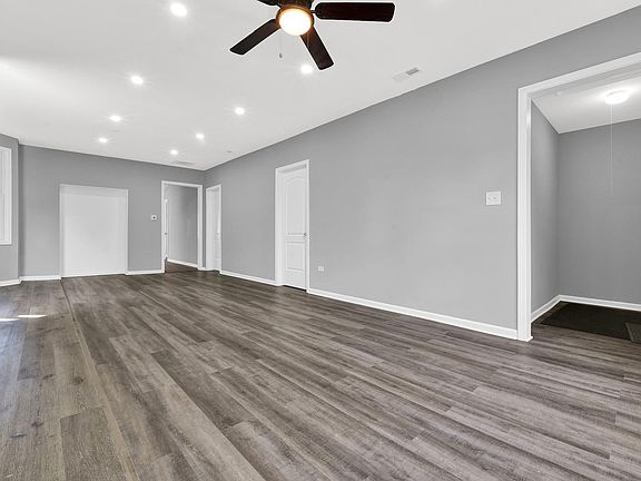 4th image of 10020 S Avenue L