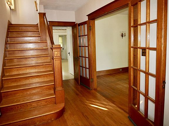 2nd image of 16 Sheridan St