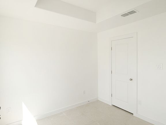 5th image of 5704 Belle Dr
