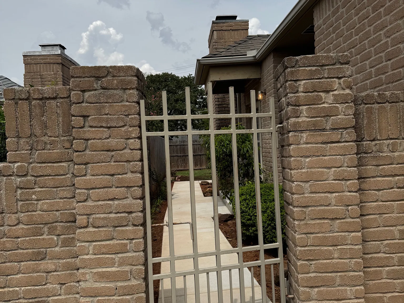 2 bed, 1560 sqft, $1,690 — Photo 2