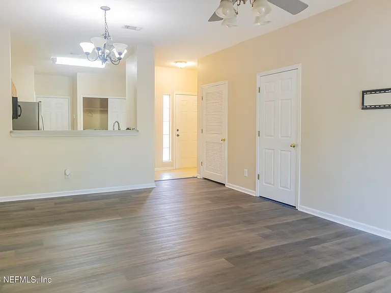 762 Scrub Jay Dr — Photo 5