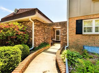2514 Stratford Dr #25, Saint Joseph, MI 49085