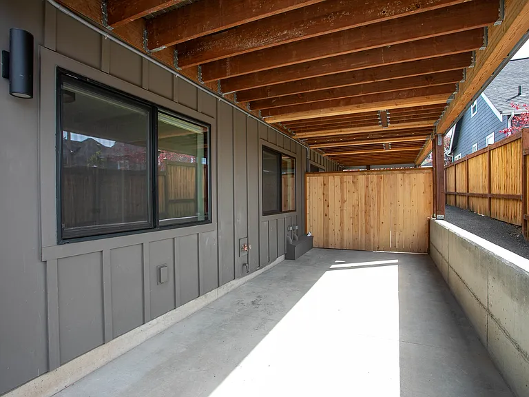 2517 Vallette St #101 — Photo 11
