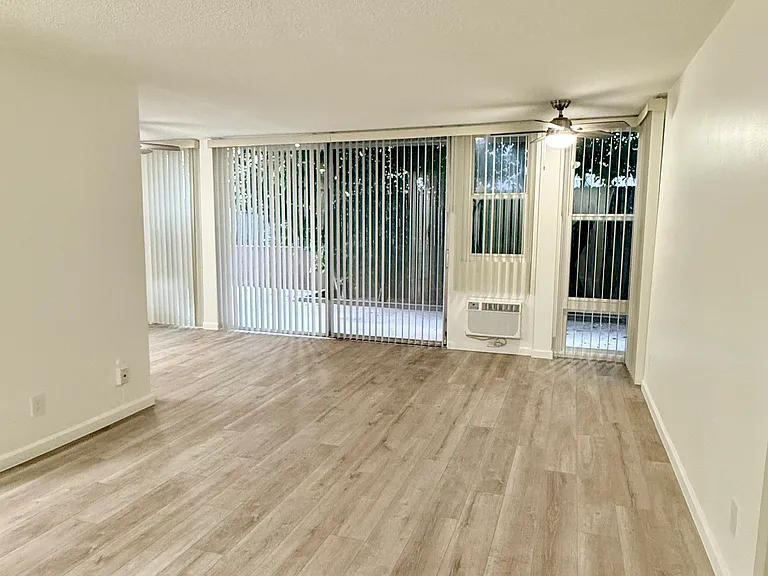 1617 N Poinsettia Place — Photo 45