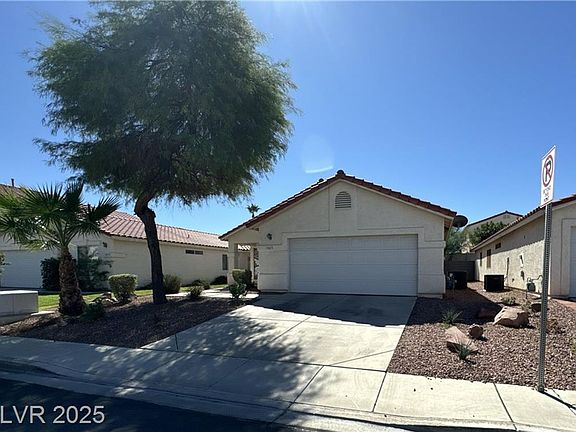 2nd image of 1025 Whispering Birch Ave