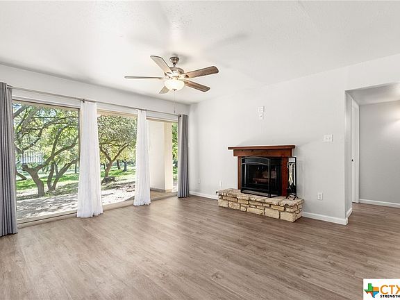 5th image of 1033 Parkview Dr APT G44