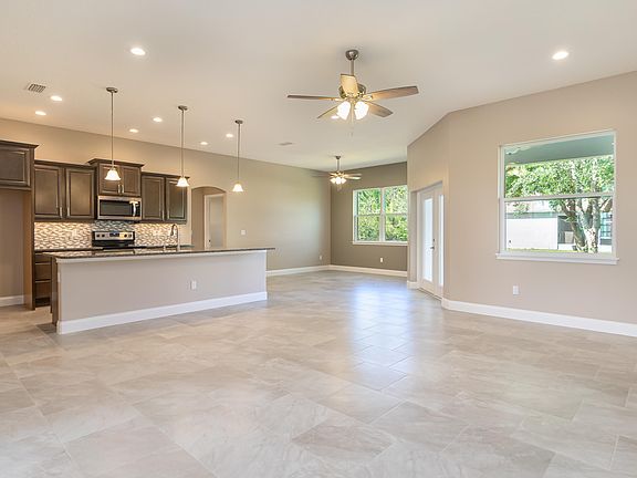 3rd image of 26 Buffalo Meadow Ln