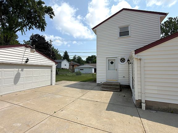 4th image of 3000 Starling Ln