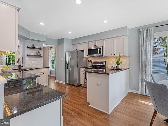 5th image of 8045 Sky Blue Dr