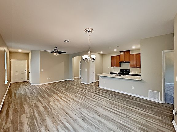 2nd image of 1014 Loma Mesa