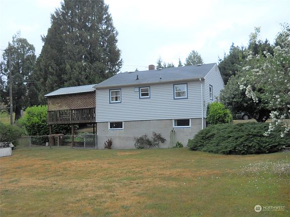 5th image of 2984 40th Avenue NE
