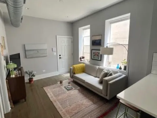 1317 W Erie St APT 1R, Chicago, IL 60642