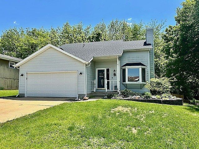 1st image of 6 Lakeview Point