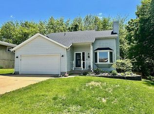 6 Lakeview Point, Bloomington, IL 61701