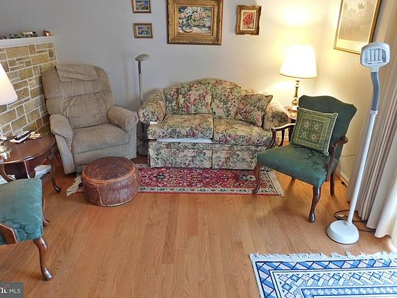 2nd image of 5837 Burke Manor Ct
