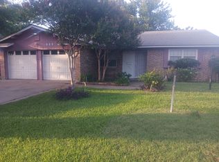 350 Forrest Hill Ln, Grand Prairie, TX 75052