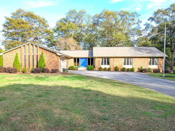 205 Bentway Ln, Spartanburg, SC 29302