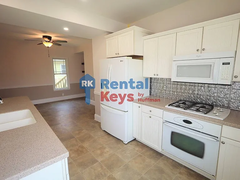 2600 N Heidelbach Ave — Photo 6