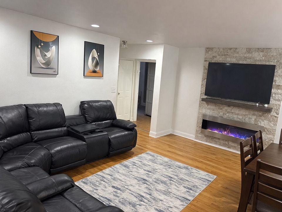 1st image of 5400 N Sheridan Rd APT 308