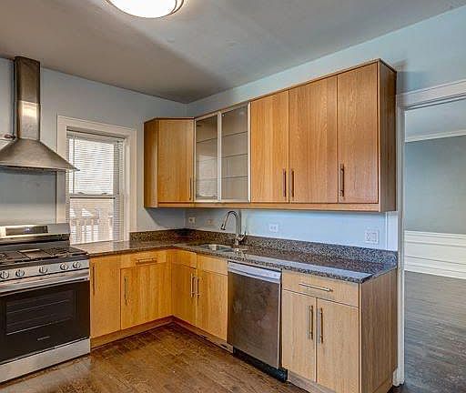 5th image of 4253 N Kedvale Ave #2