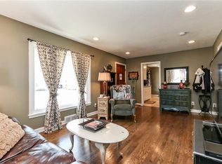 5010 W 71st Ter, Prairie Village, KS 66208