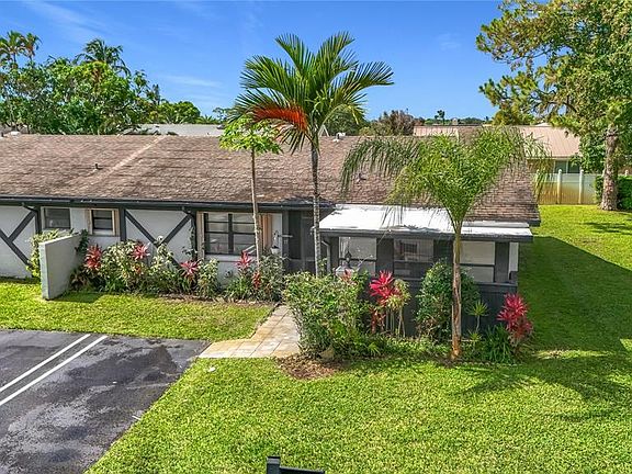 2nd image of 55 SEMINOLE DRIVE