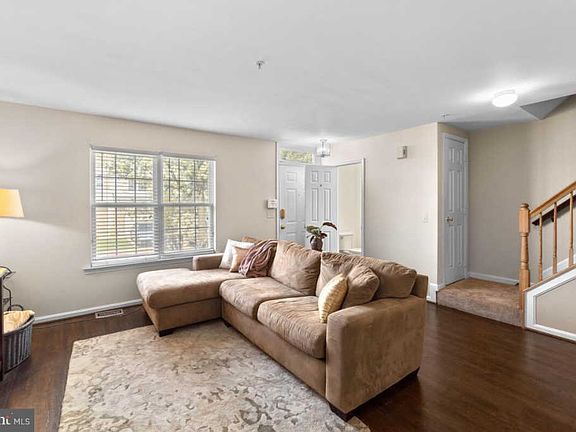 3rd image of 155 Brightwater Dr
