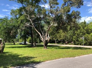 158 13th St, Apalachicola, FL 32320