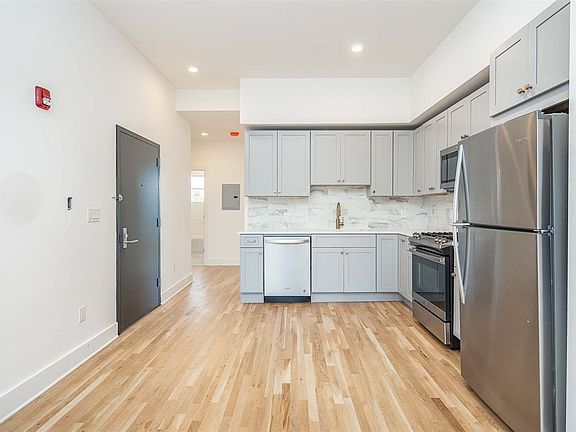 3rd image of 347 Communipaw Ave APT 3