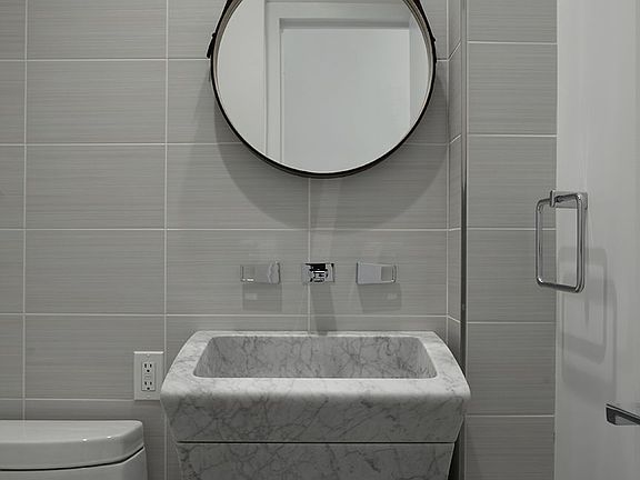 4th image of 1239 Madison Ave #10B