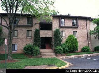 2234 Castle Rock Sq APT 2B, Reston, VA 20191