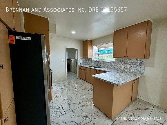 5th image of 3265 Ash St