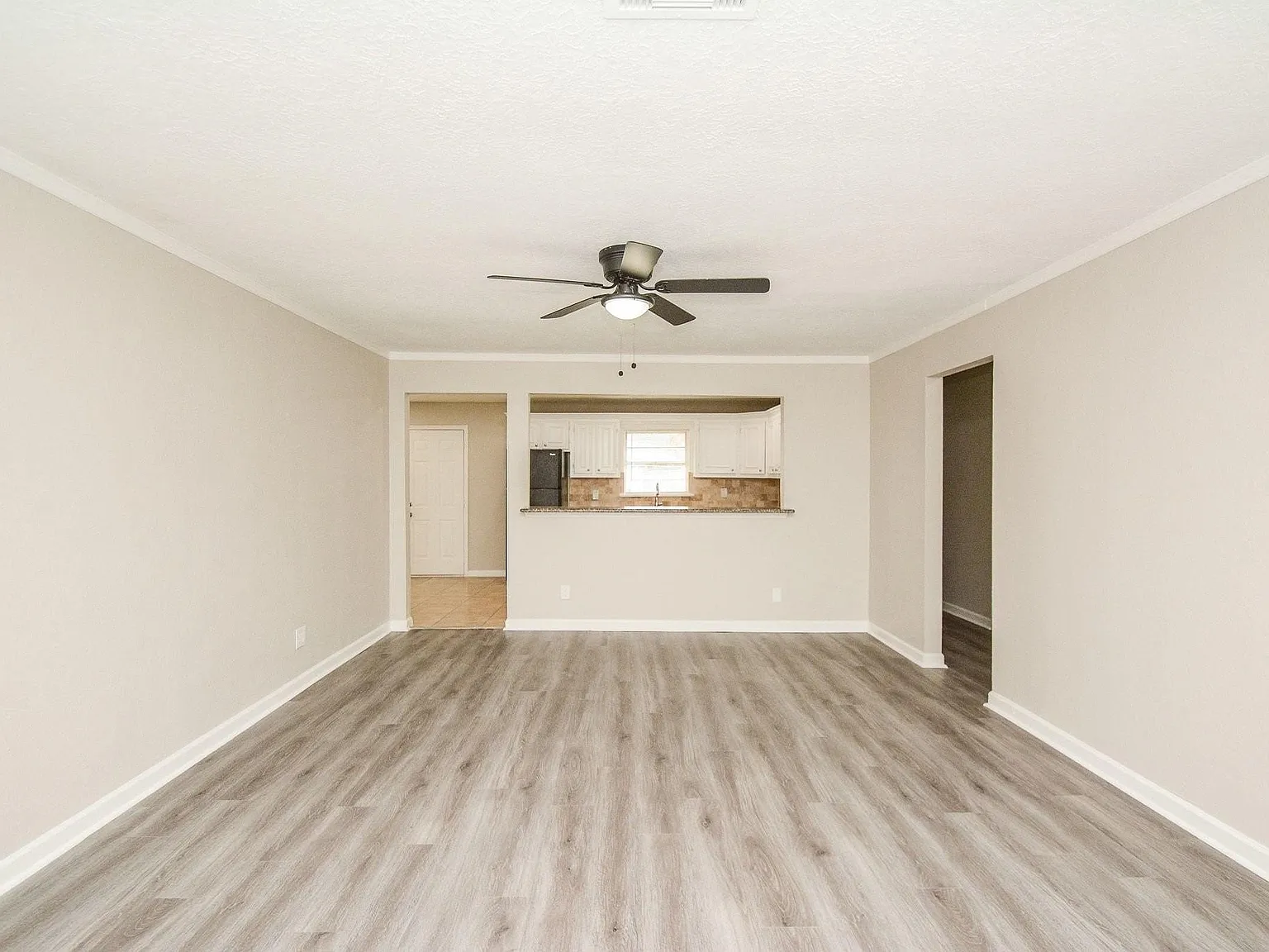 4 bed, 1.5 bath, 1740 sqft, $1,700 — Photo 3