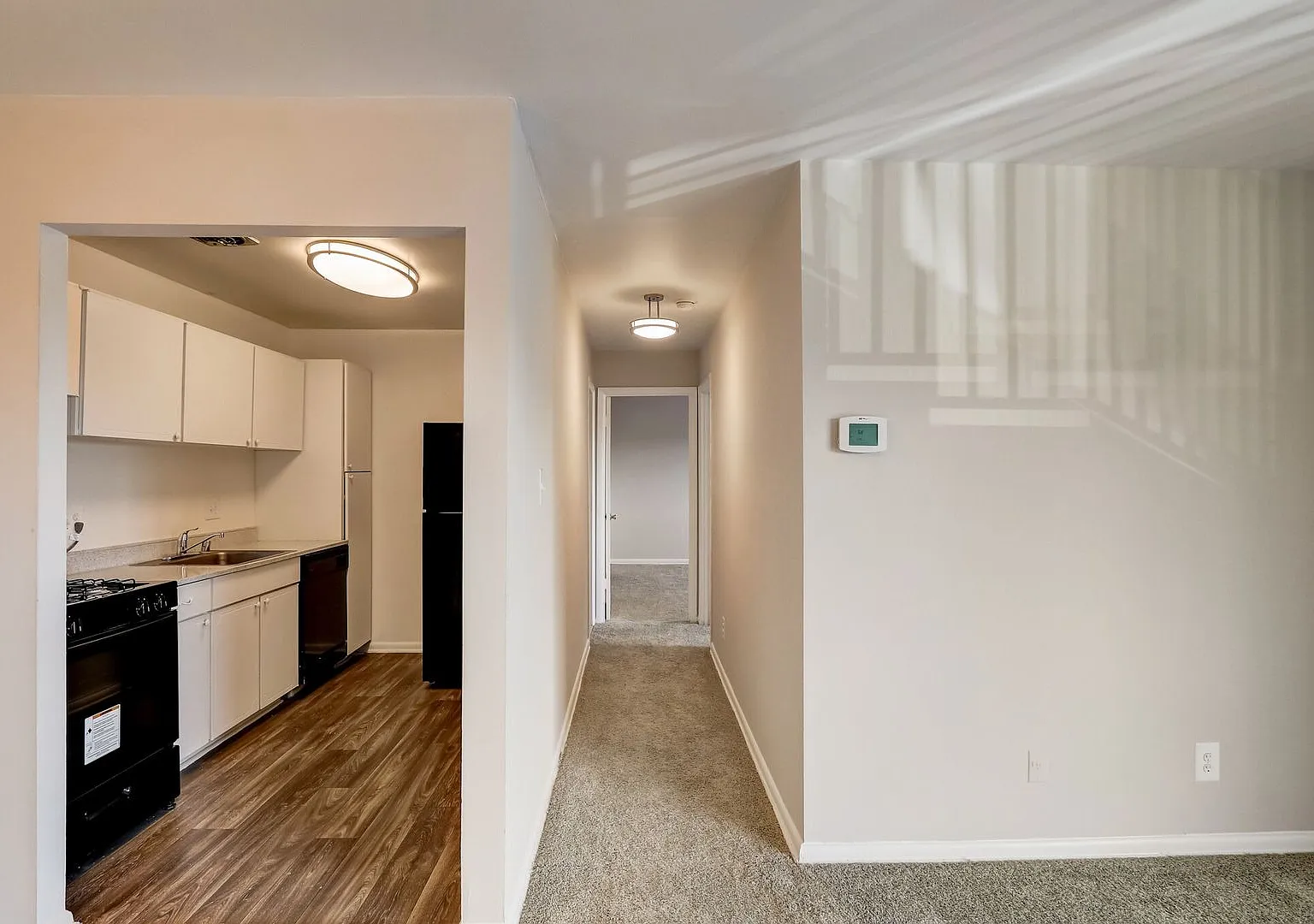 Hillsdale Manor Apartments — Photo 1