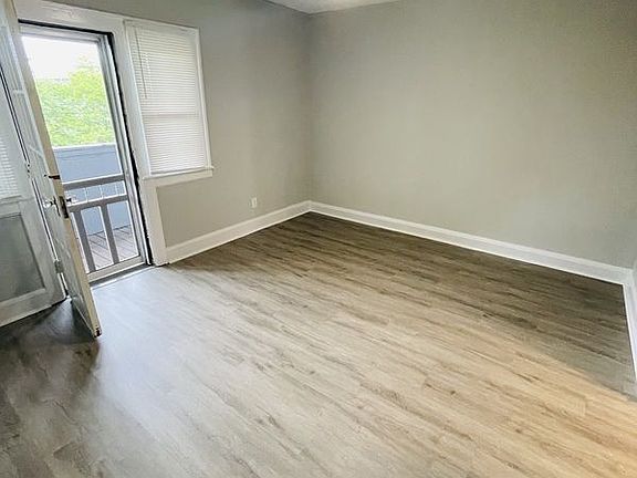 4th image of 601 Graydon Ave #C
