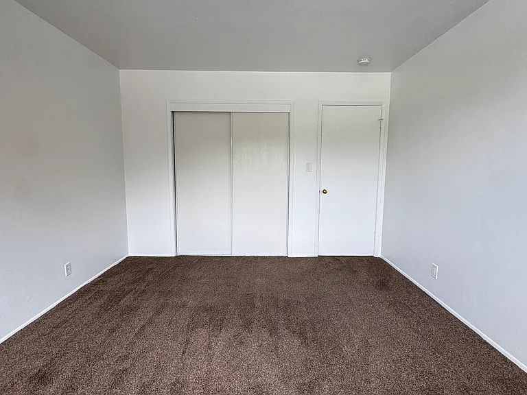 216 Orange St — Photo 13