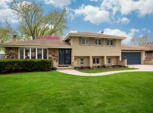 3326 Prestwick Ln, Northbrook, IL