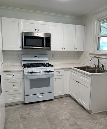 5th image of 140 Elvis Ct