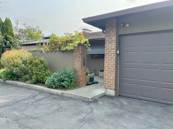 14725 NE Stanton Ct, Portland, OR 97230
