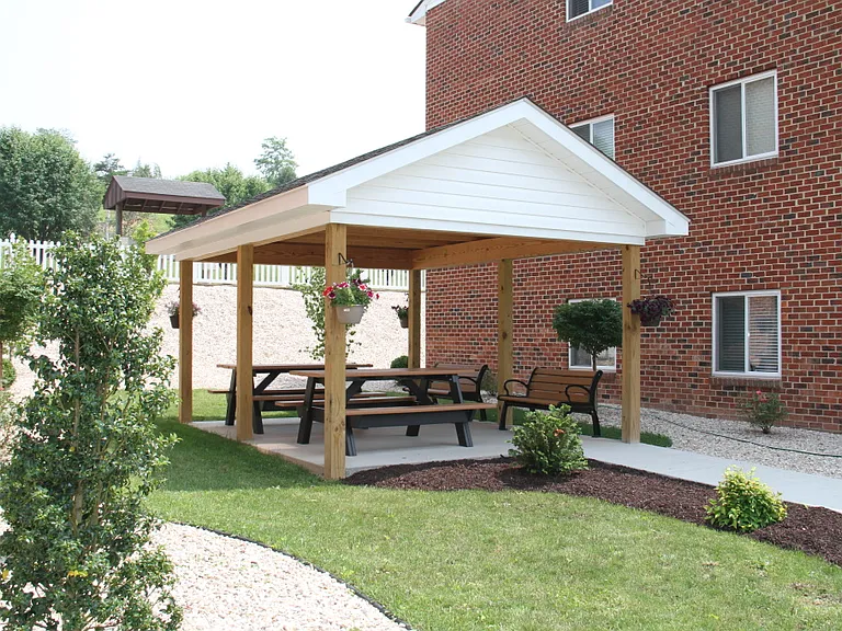 Craigmont Manor Apartments — Photo 1