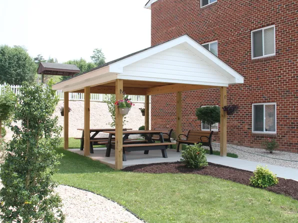 Craigmont Manor Apartments, 262 Robertson Rd #B0f35bbc0, Craigsville, VA 24430