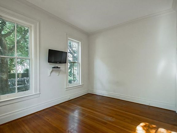 2nd image of 4717 Carondelet St